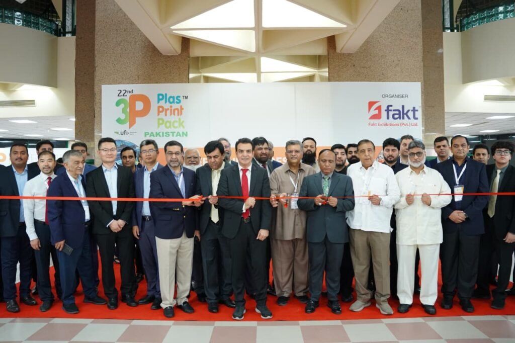 Picture shows Sindh industries department secretary and others at inauguration of 3P Pakistan Exhibition
