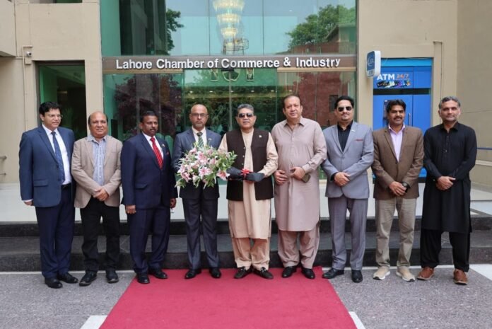 The picture shows Sri Lanka High Commissioner and LCCI office bearers, officers-LCCI
