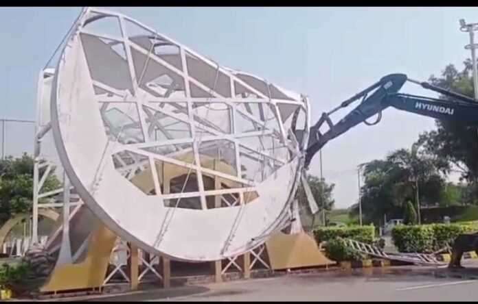 The picture shows LDA demolishing infrastructure of housing scheme in Lahore