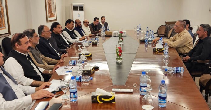 X image shows Pakistan and AJK governments committee hold talks with JAAC leaders.
