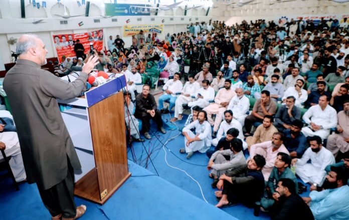 Jamaal-e-Islami Emir Hafiz Naeem ur Rehman addresses labourers gathering at Mansoorah Lahore on May Day.