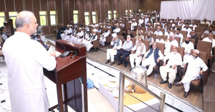 Jamaal-e-Islami Emir Hafiz Naeem ur Rehman addresses JI Shura session at Mansoorah, Lahore.
